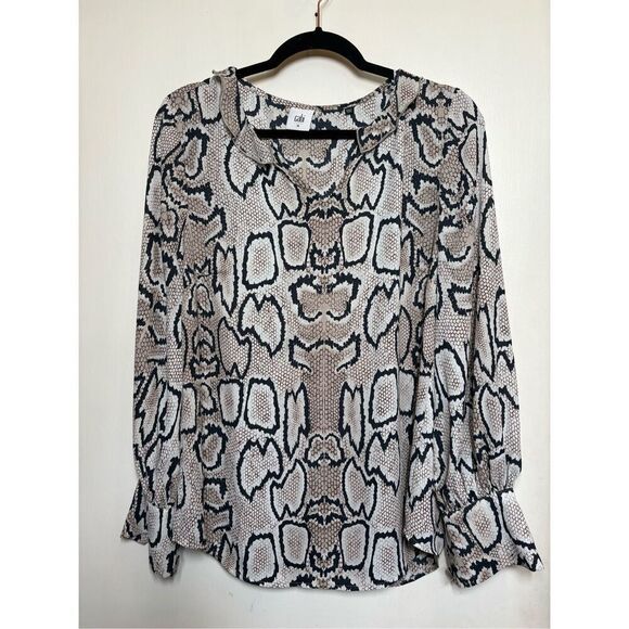 Cabi Serpentine Snake Print Long Sleeve Blouse size Medium - Picture 2 of 12